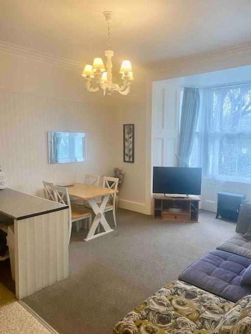Bright 2 Bedroom Apartment Near Seafront Central ペンザンス エクステリア 写真