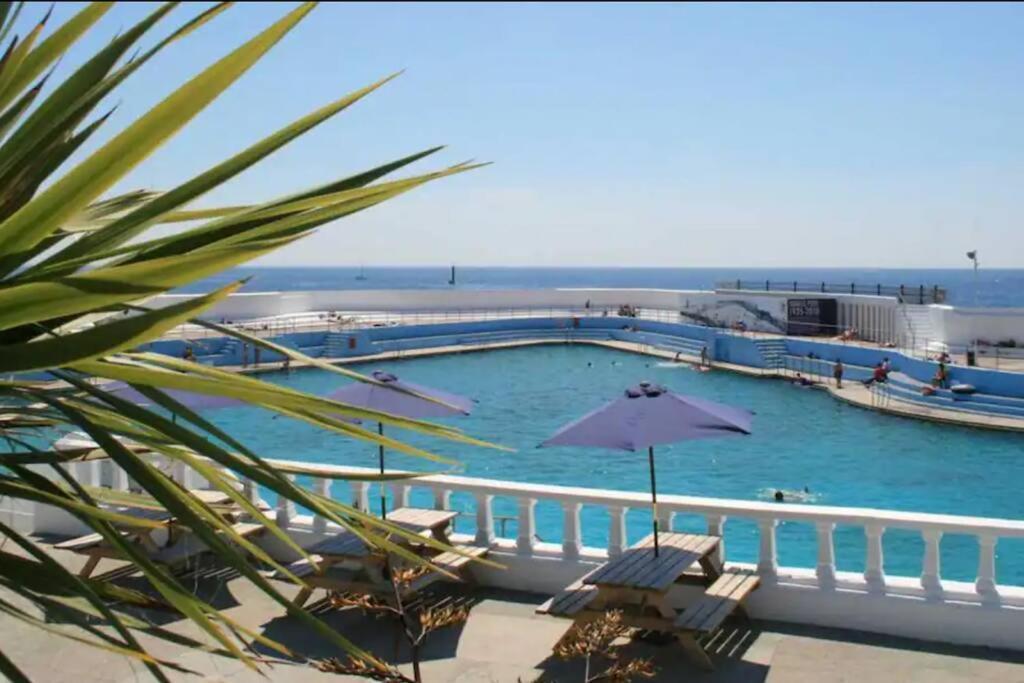 Bright 2 Bedroom Apartment Near Seafront Central ペンザンス エクステリア 写真